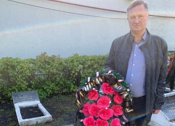 Возложение венков на Мироносицком кладбище
