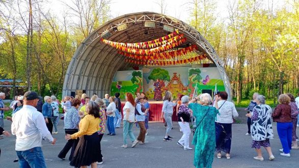 Детский парк наполнился музыкой и улыбками