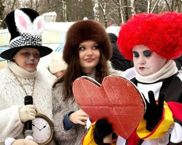 Приключения Алисы продолжаются 