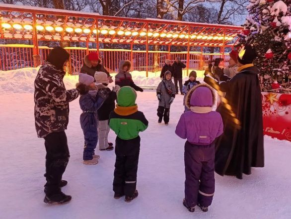 Зажигательная диско-ёлка в парке Белинского 