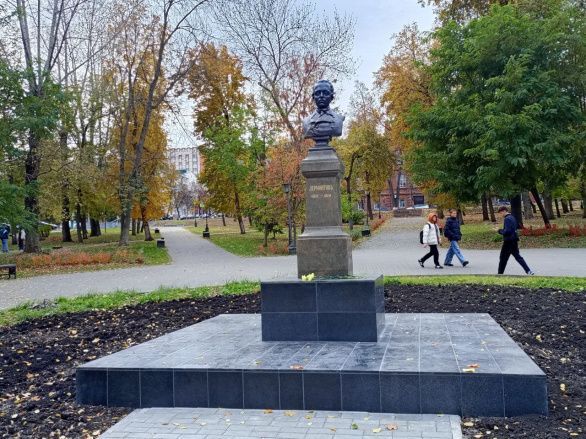Бюст Лермонтова вернулся в одноименный сквер