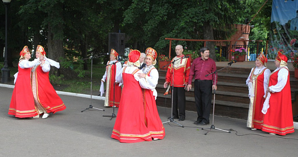 Погода белинский на 10. Пенза парк Белинского праздник народов.